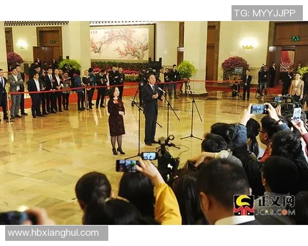 姚明与冯巩携手演绎京剧魅力传承传统文化的精彩瞬间
